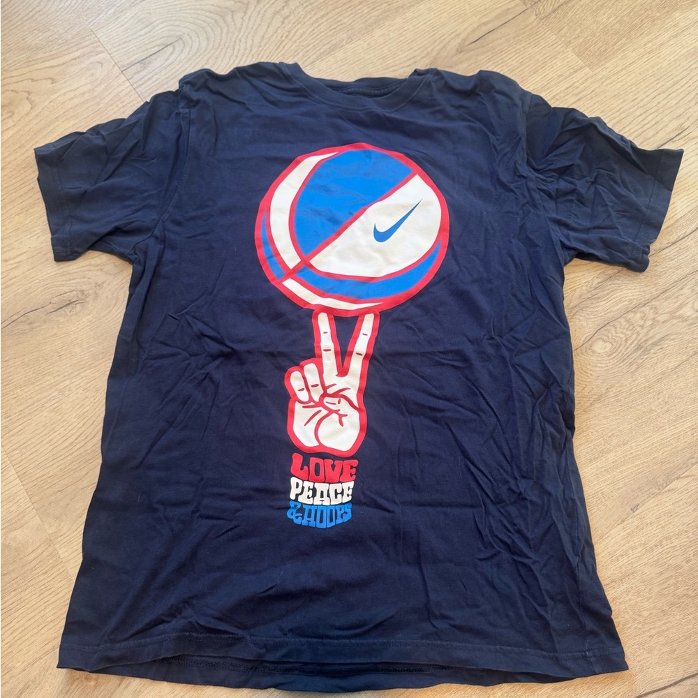 Nike Navy Graphic T-Shirt
